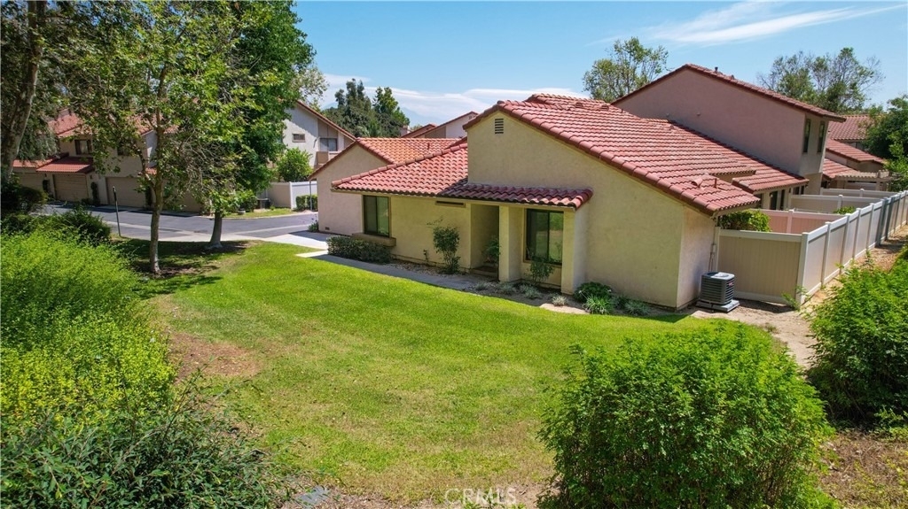 1315 Albariza Place - Photo 28