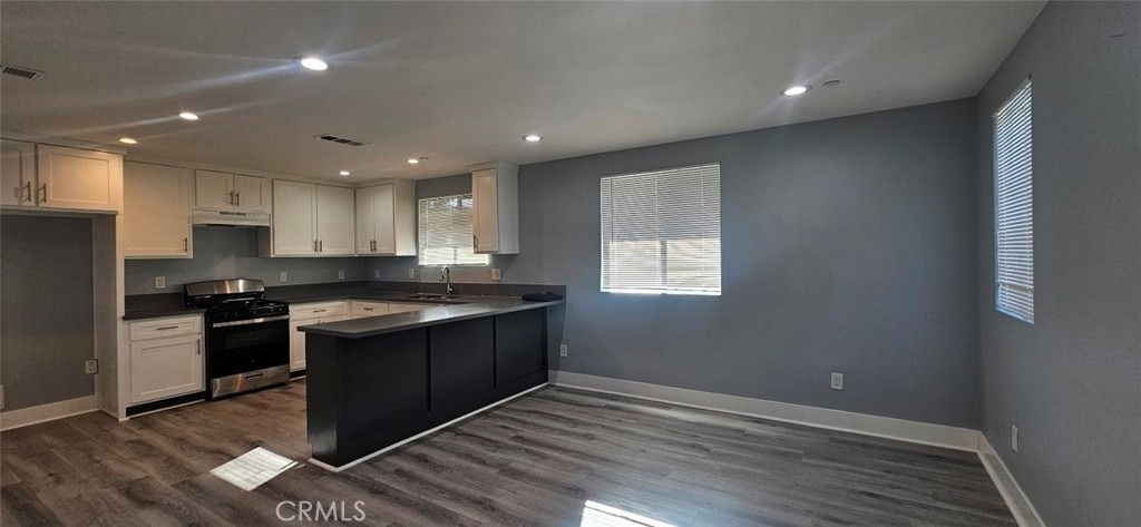 1662 E 60th - Photo 2