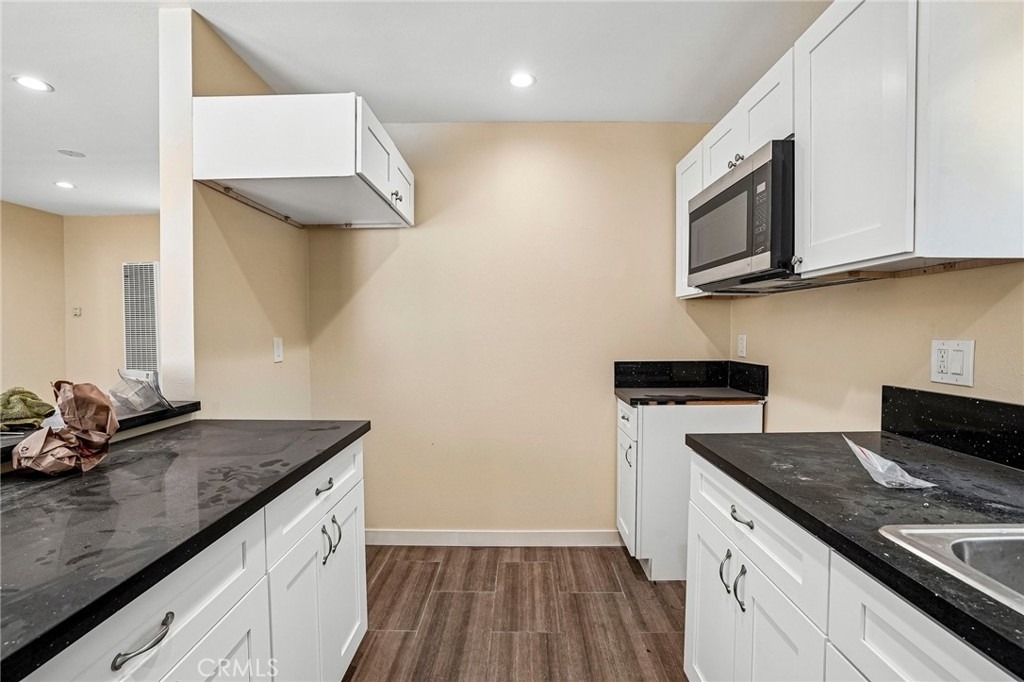 1616 1/2 E 89th Street - Photo 9