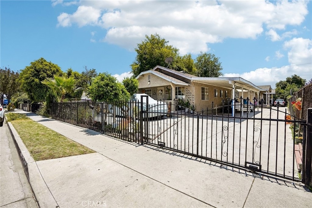 1616 1/2 E 89th Street - Photo 1