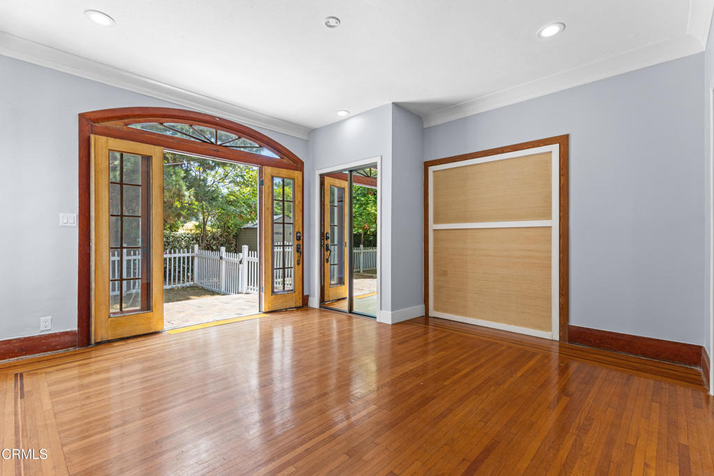 1115 S Wilton Place - Photo 0