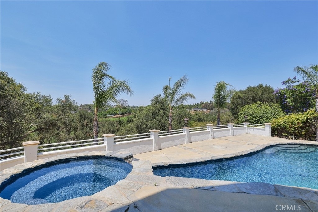 1303 Sycamore Heights - Photo 48