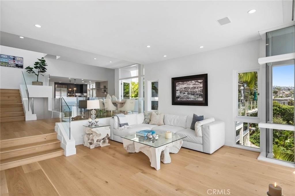 1061 Skyline Drive - Photo 6