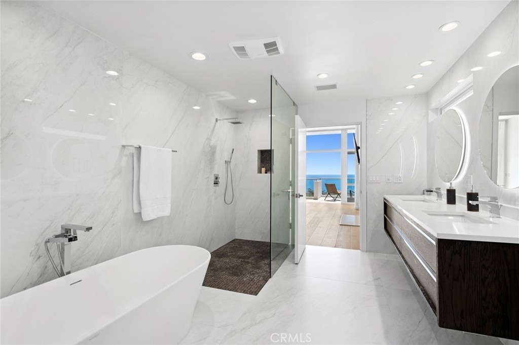 1061 Skyline Drive - Photo 14