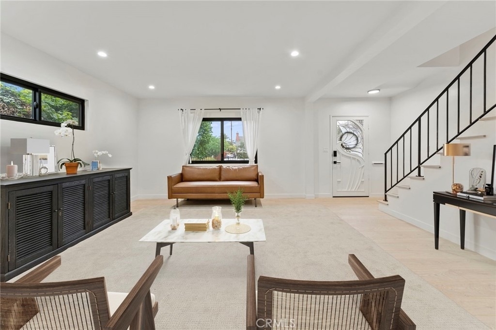 2428 Glyndon Avenue - Photo 9