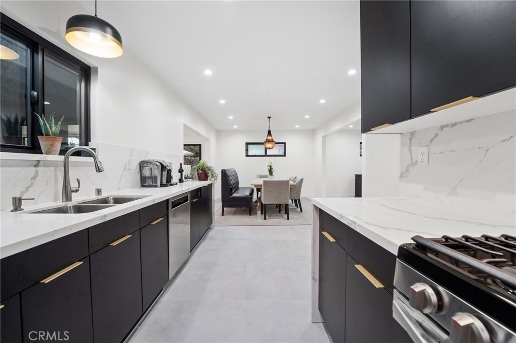 2428 Glyndon Avenue - Photo 16