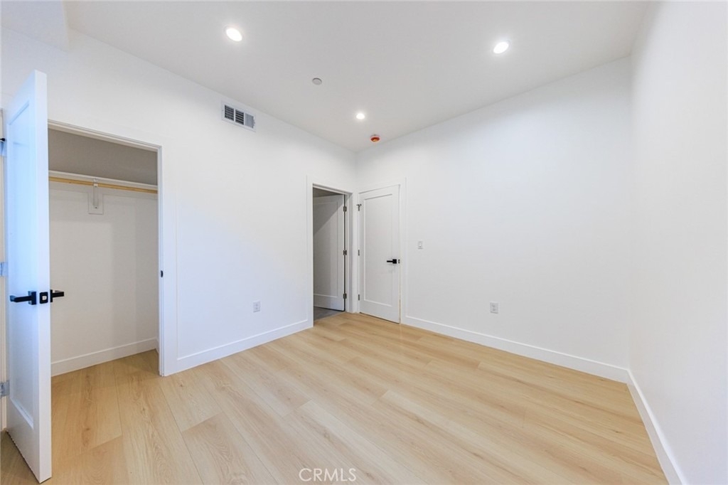 2426 S West View Street - Photo 9