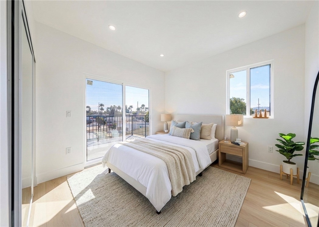 2426 S West View Street - Photo 2