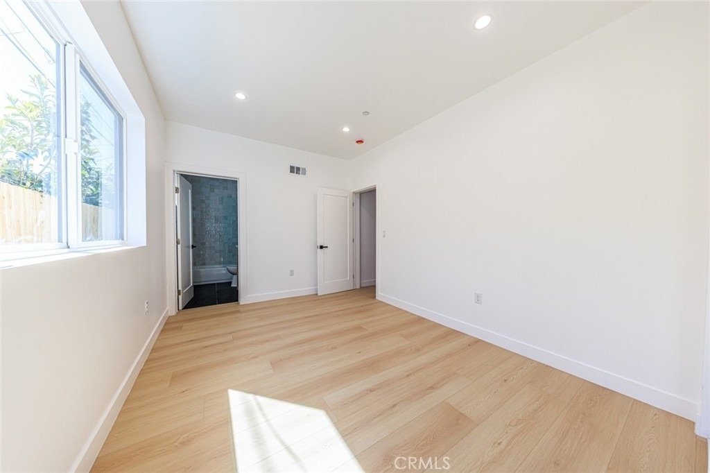 2426 S West View Street - Photo 11