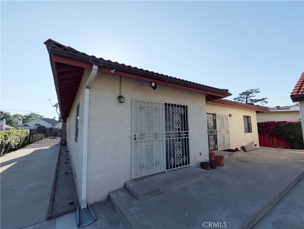 1050 Mayflower Avenue - Photo 15
