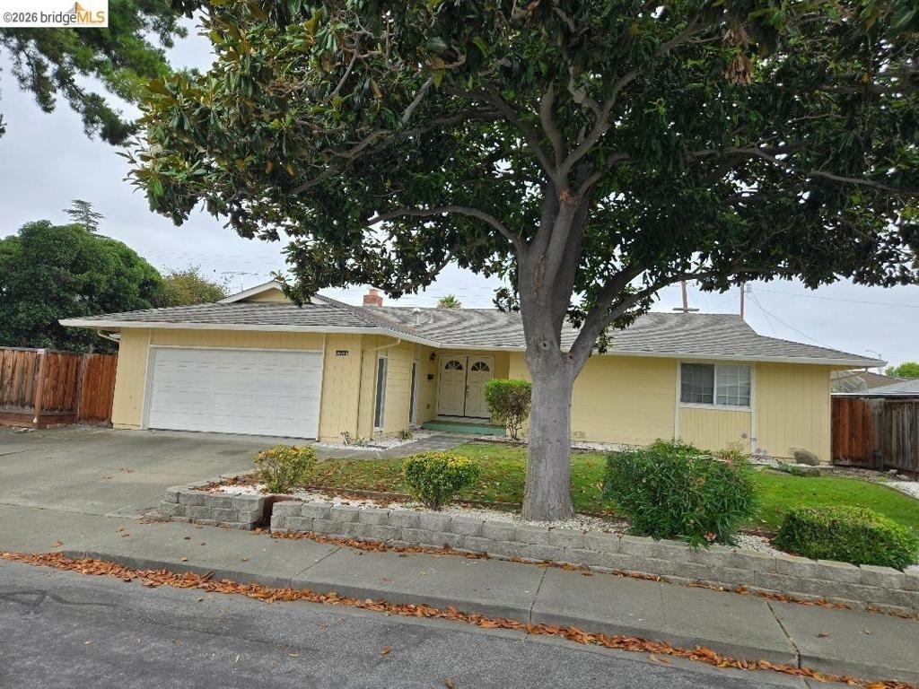 40725 Capa Drive - Photo 0