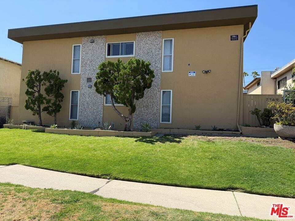 7769 Saint Bernard Street - Photo 4