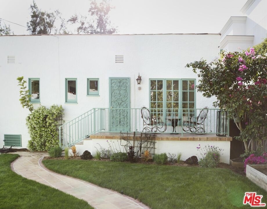 146 N La Peer Drive - Photo 23