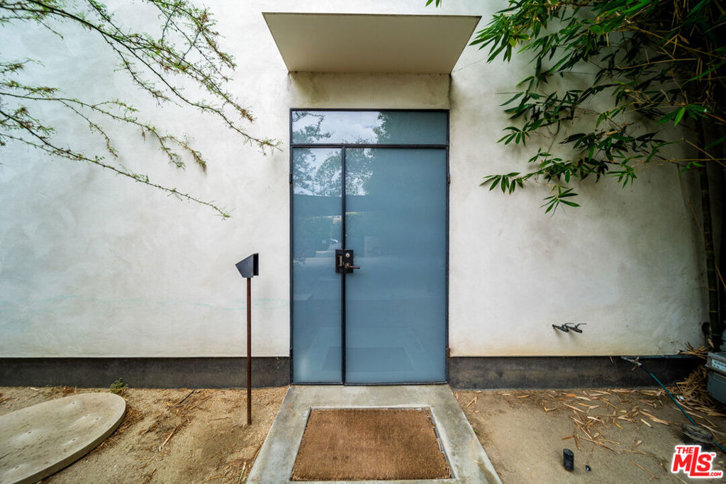 816 Seward Street - Photo 4