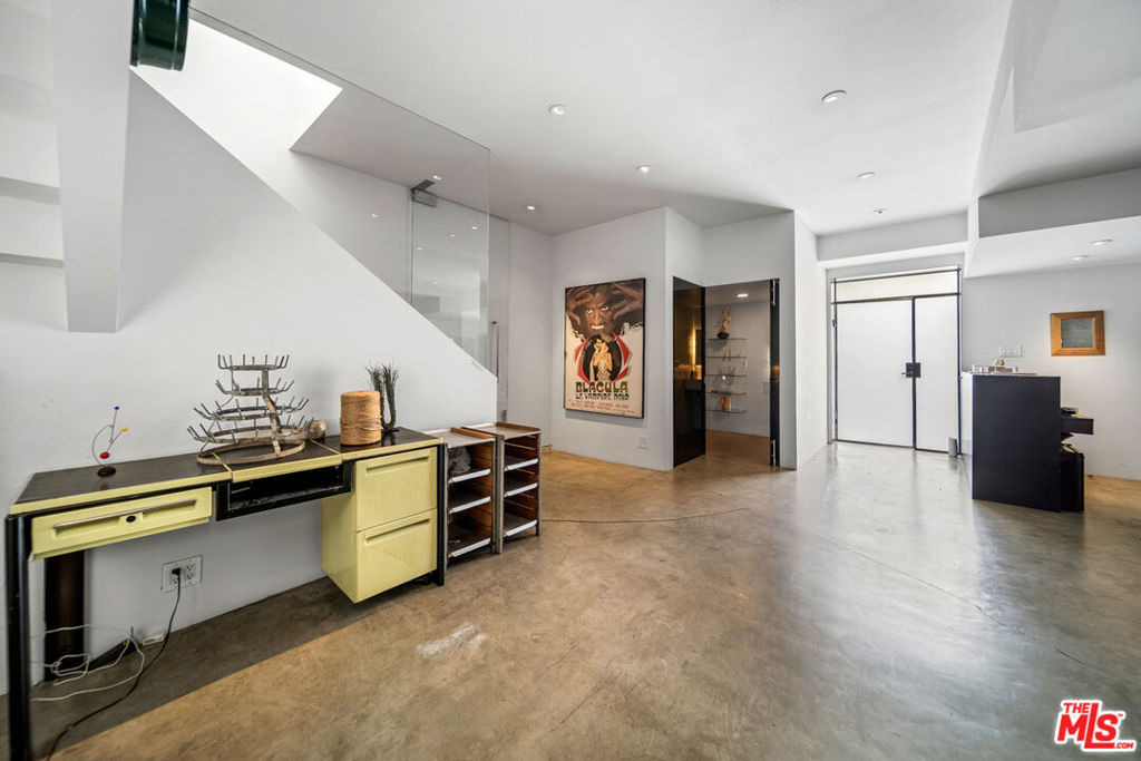 816 Seward Street - Photo 6