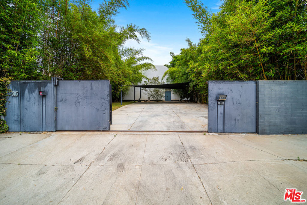 816 Seward Street - Photo 1