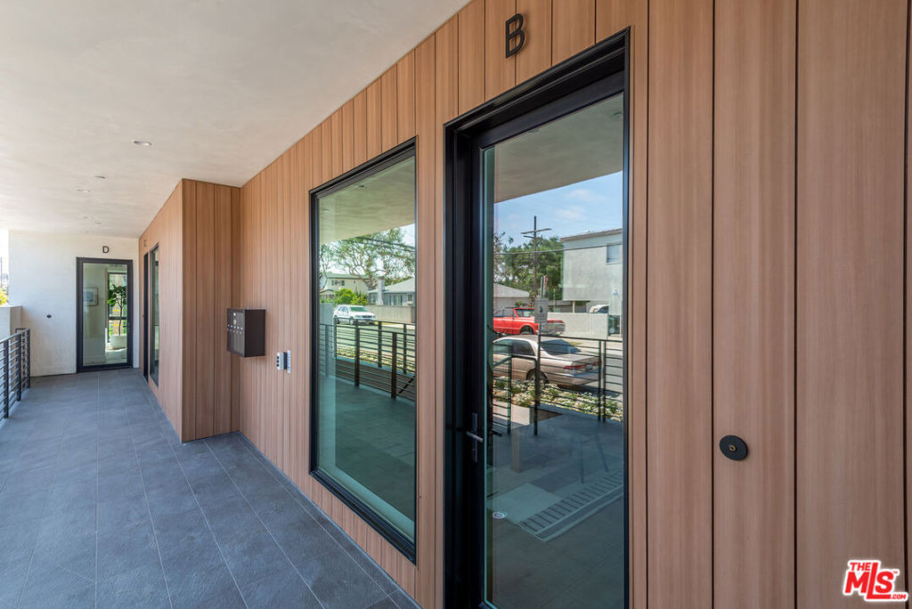 4095 Sawtelle Boulevard - Photo 2