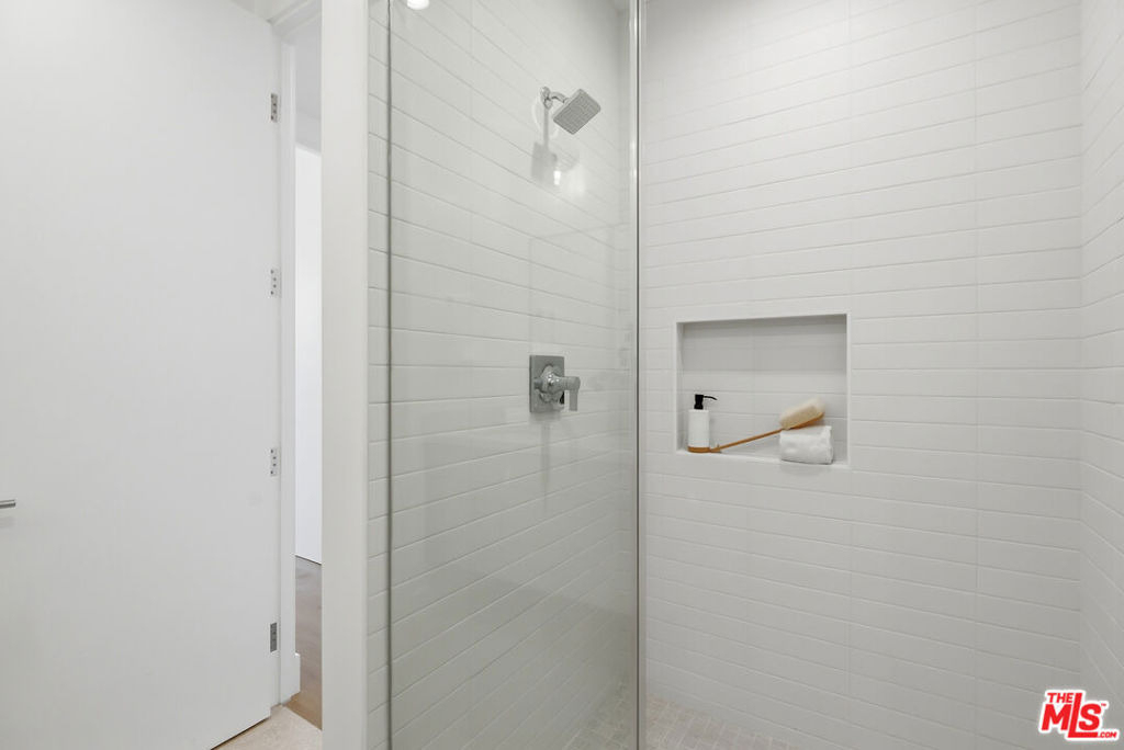 4095 Sawtelle Boulevard - Photo 35