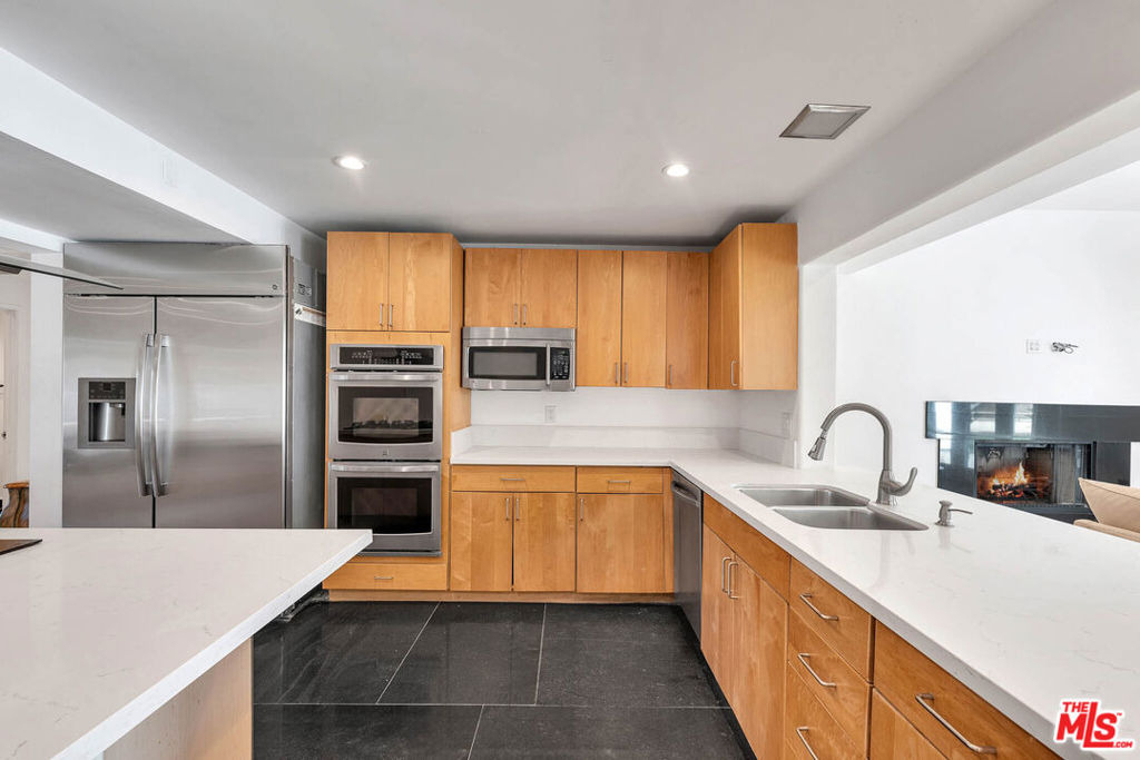 5890 Fairhaven Avenue - Photo 4