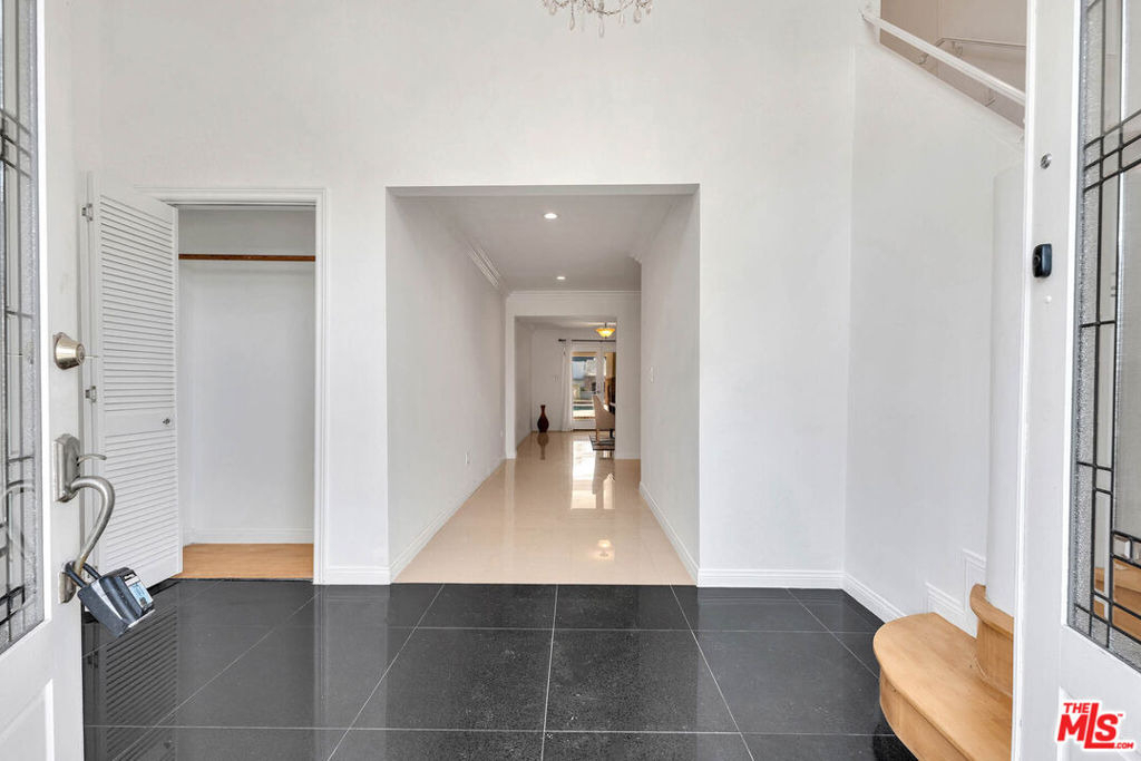 5890 Fairhaven Avenue - Photo 2