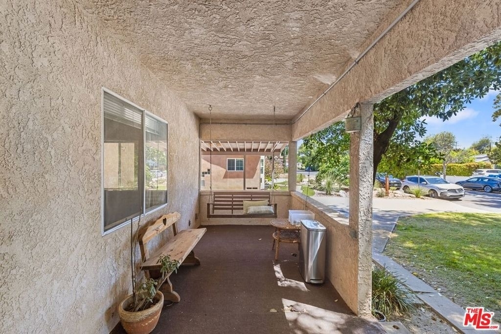 5723 Stansbury Avenue - Photo 3