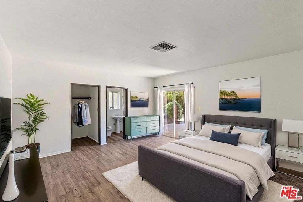 5723 Stansbury Avenue - Photo 9