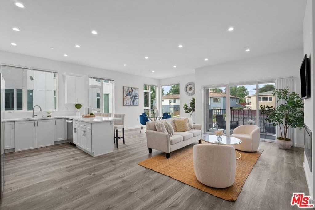 5114 Cahuenga Boulevard - Photo 5