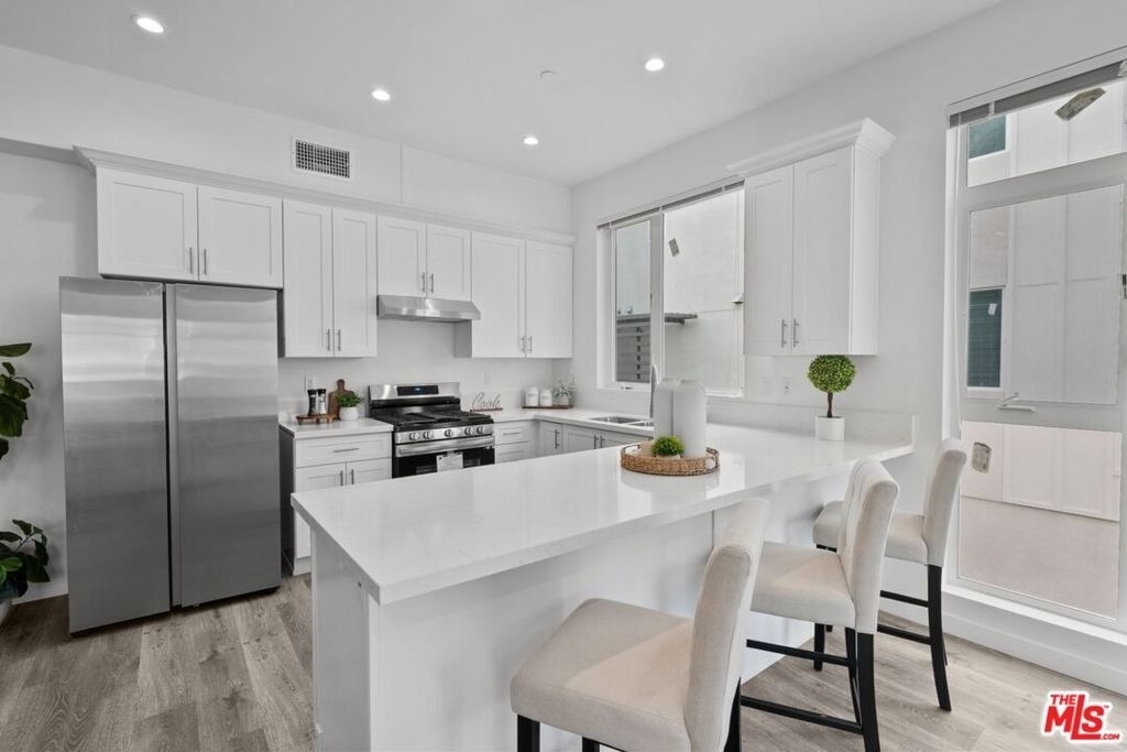 5114 Cahuenga Boulevard - Photo 9