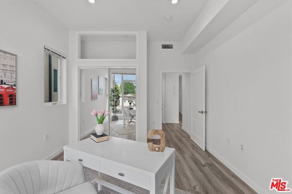 5114 Cahuenga Boulevard - Photo 11