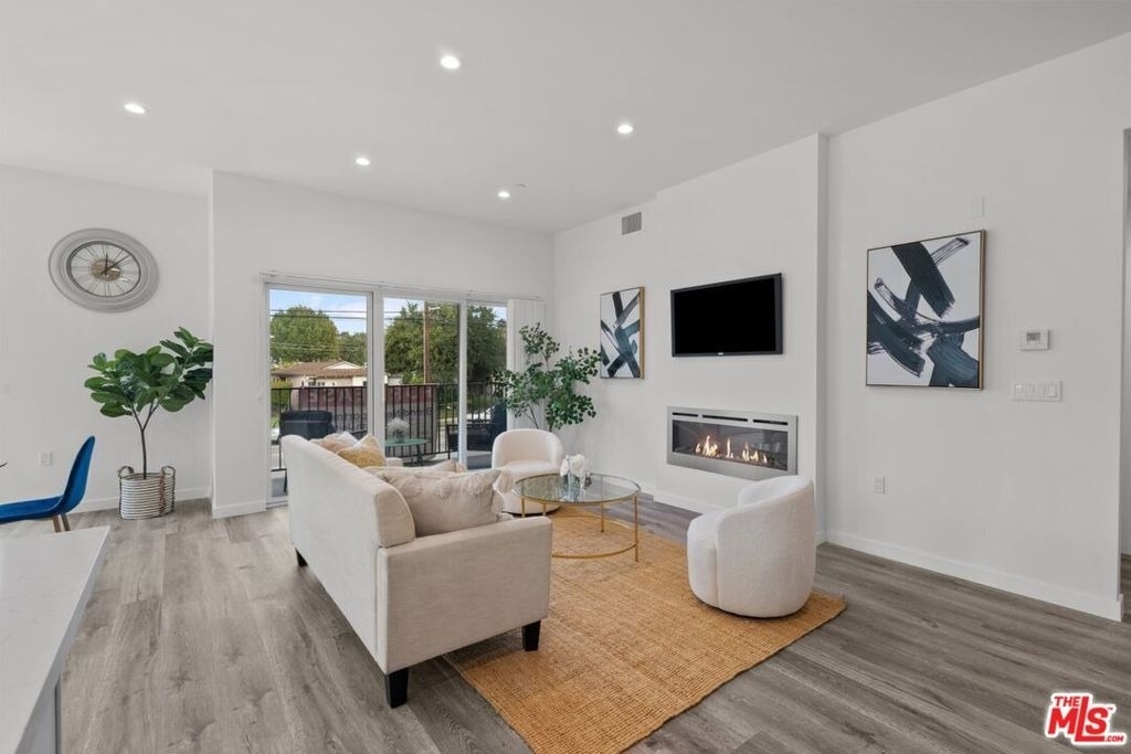 5114 Cahuenga Boulevard - Photo 4