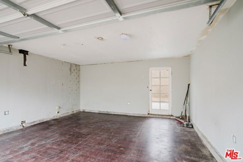 5917 Bartmus Street - Photo 29