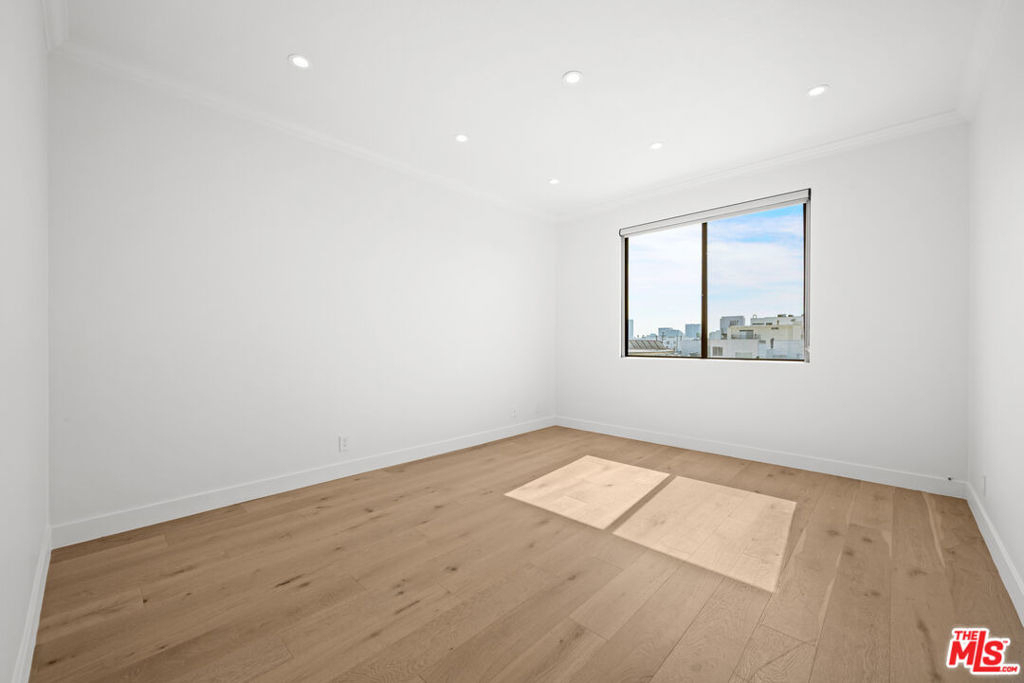 106 N Croft Avenue - Photo 21