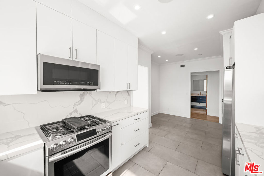 106 N Croft Avenue - Photo 14