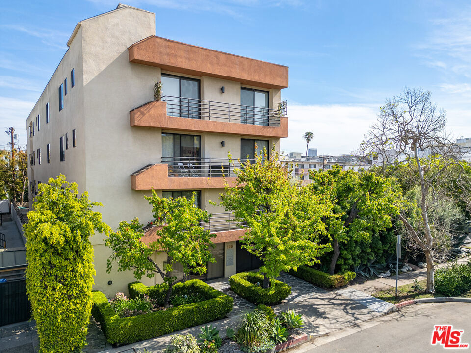 106 N Croft Avenue - Photo 33
