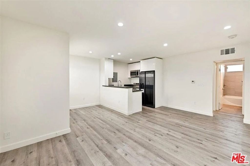 5529 Bonner Avenue - Photo 1
