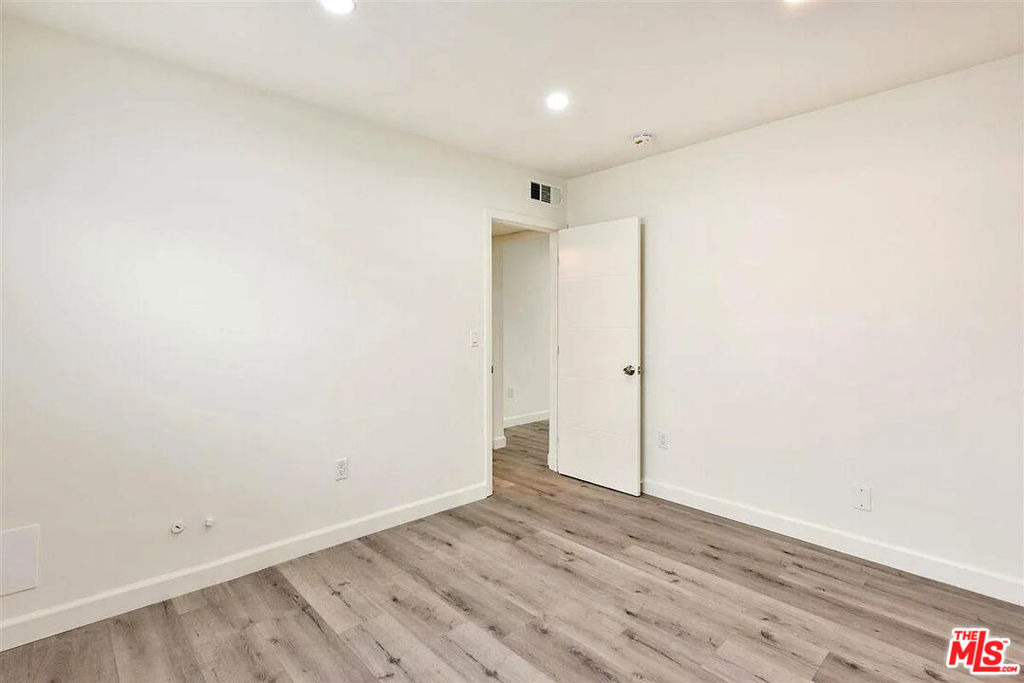 5529 Bonner Avenue - Photo 6