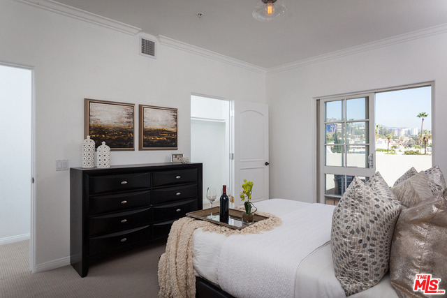 851 N San Vicente Boulevard - Photo 11