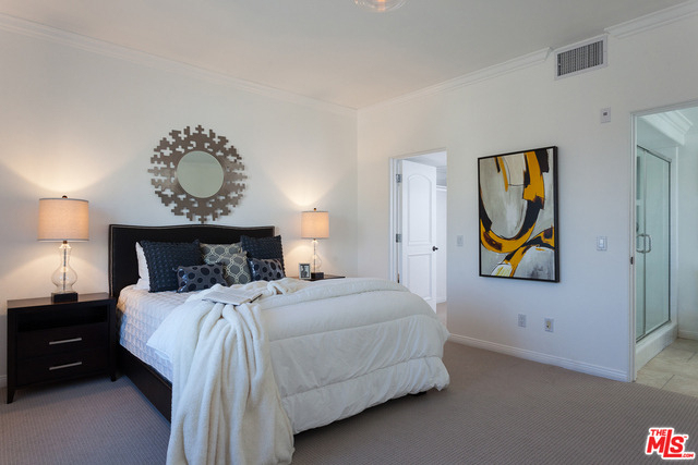 851 N San Vicente Boulevard - Photo 9