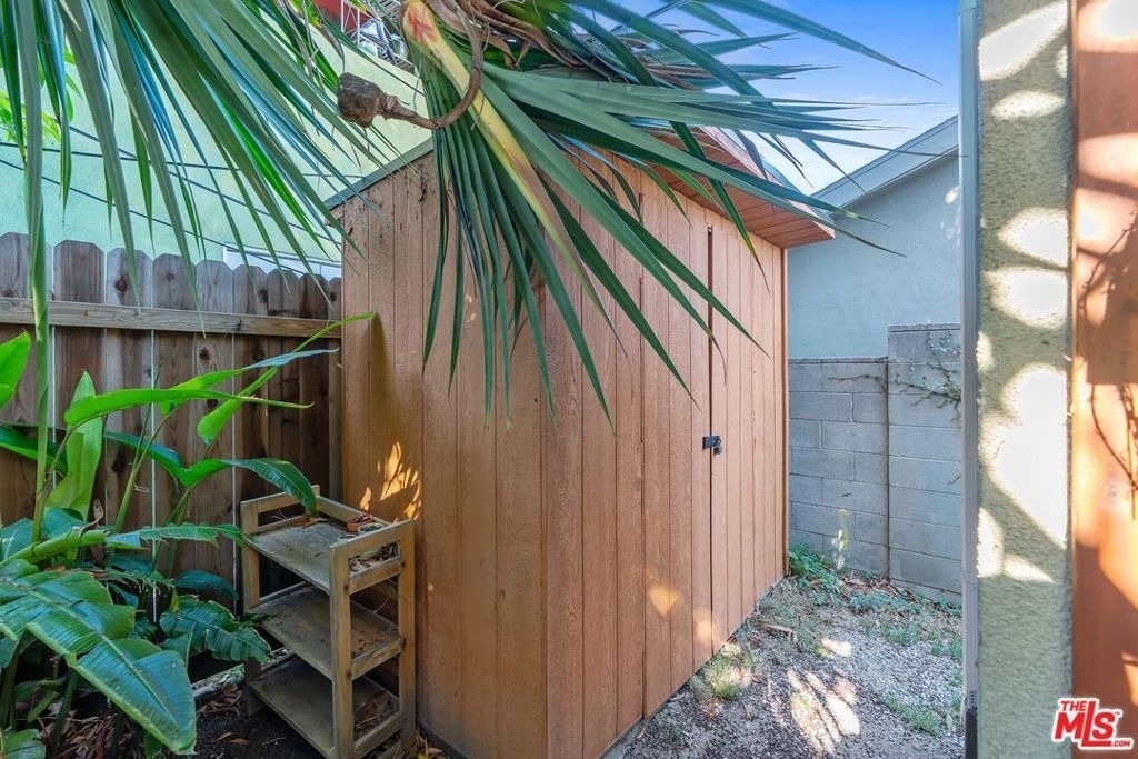7507 1/2 Lexington Avenue - Photo 19