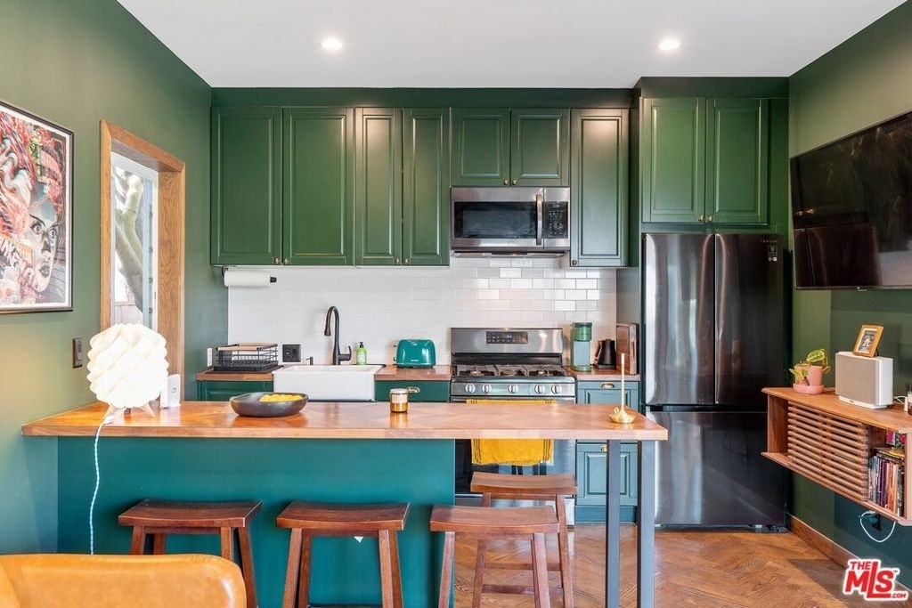 7507 1/2 Lexington Avenue - Photo 3