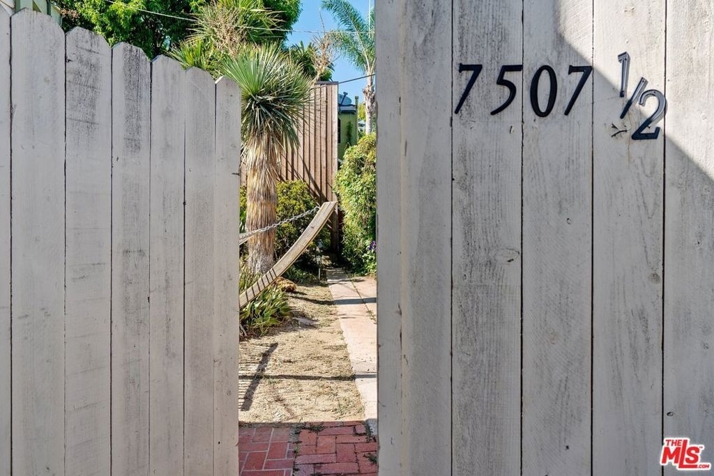 7507 1/2 Lexington Avenue - Photo 20