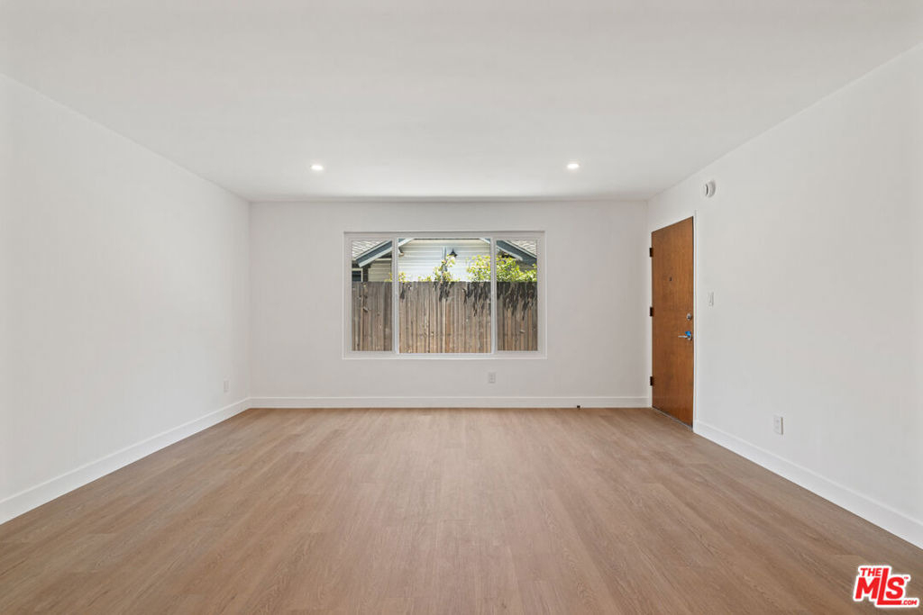 4442 Kingswell Avenue - Photo 1