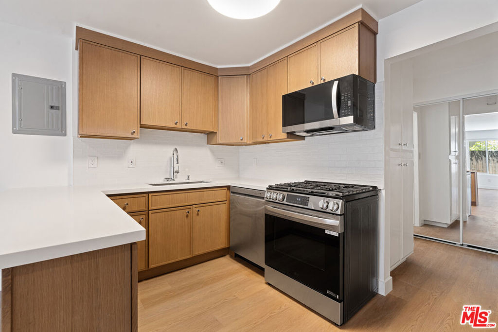 4442 Kingswell Avenue - Photo 10