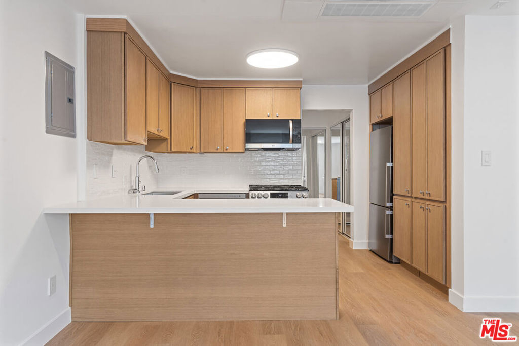 4442 Kingswell Avenue - Photo 2