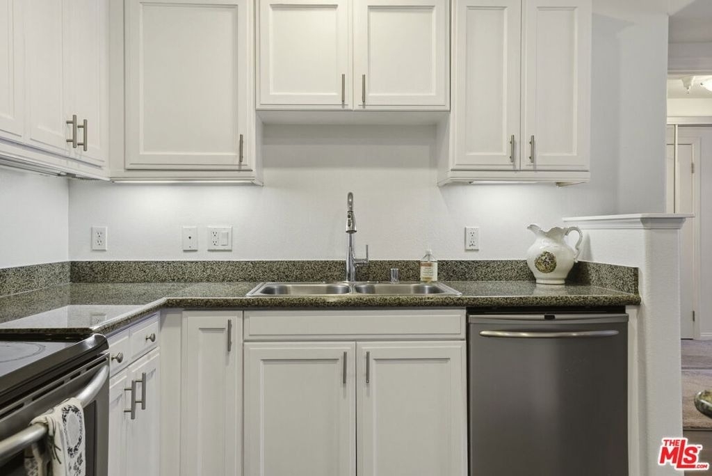 3740 Santa Rosalia Drive - Photo 15