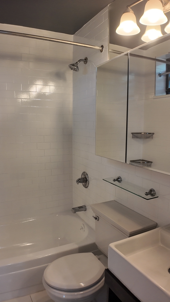 East 13th Street - Photo 15