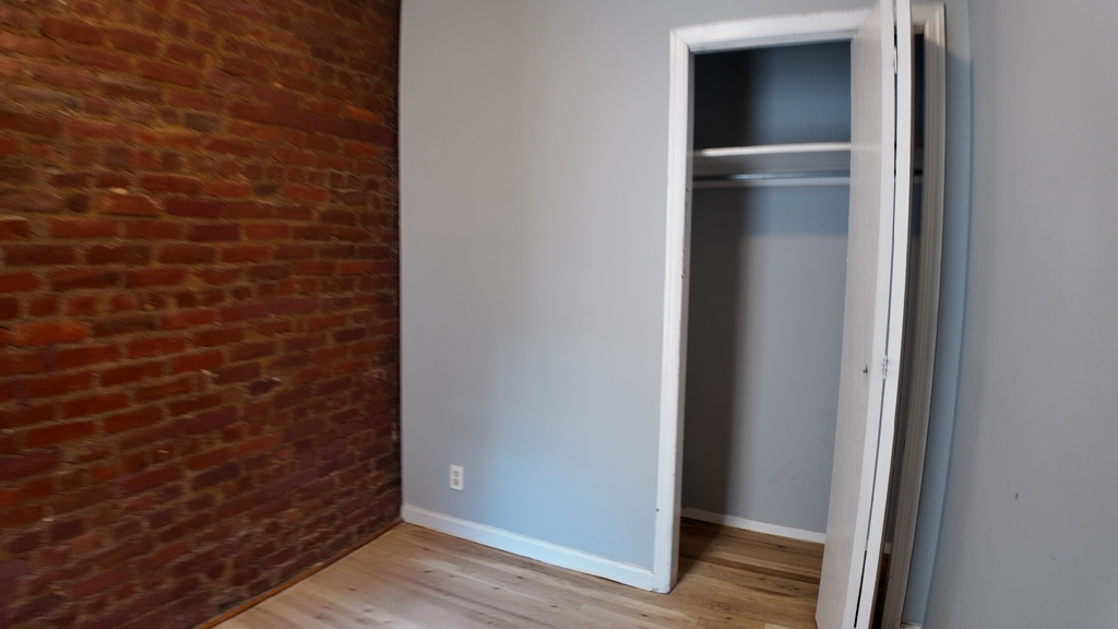 E 13th st - Photo 2