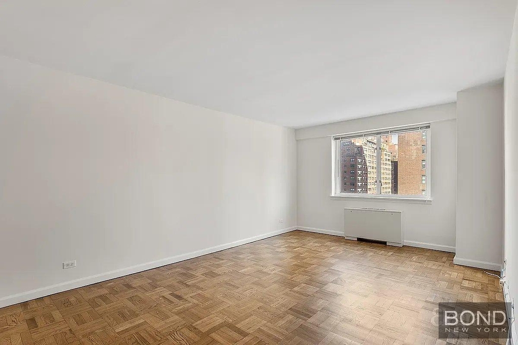 East 71st Street - Photo 5
