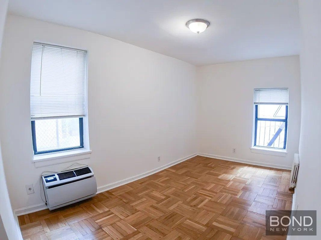 East 76th Street - Photo 5