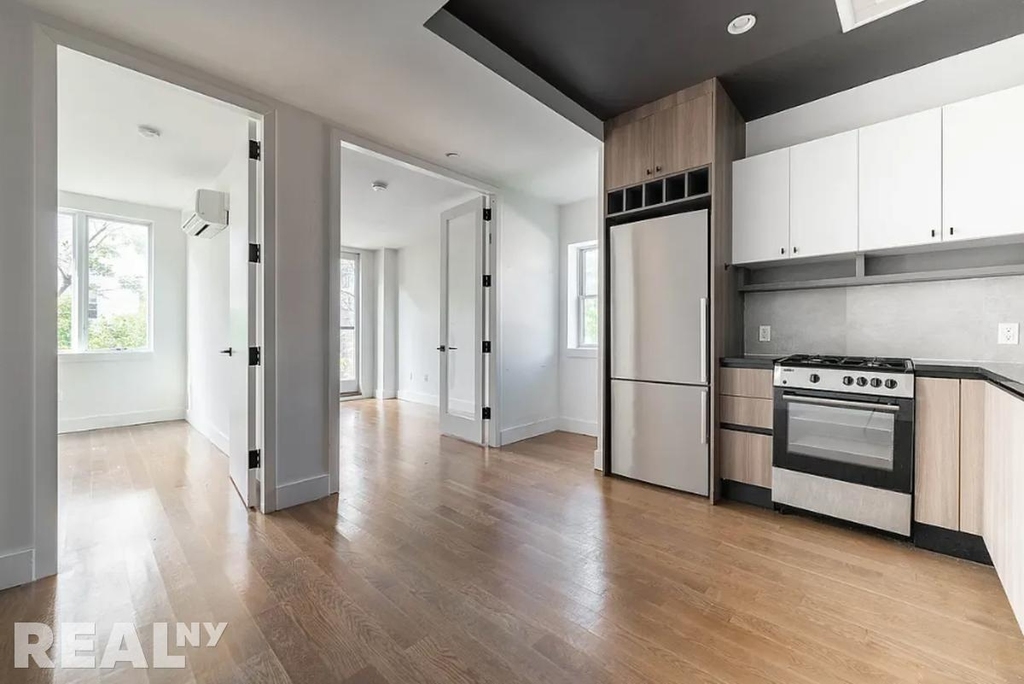 Newkirk Avenue - Photo 1